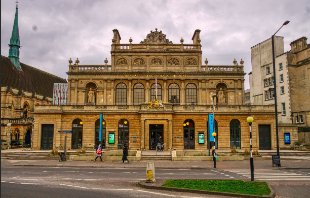 A building with many windows

Description automatically generated